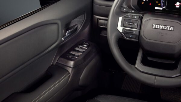 Land Cruiser Prado - Image 6