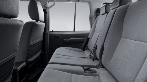 Land Cruiser 76 - Image 7